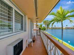 1012 SW 11th St 20N, Hallandale Beach FL 33009