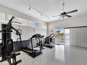 1012 SW 11th St 20N, Hallandale Beach FL 33009