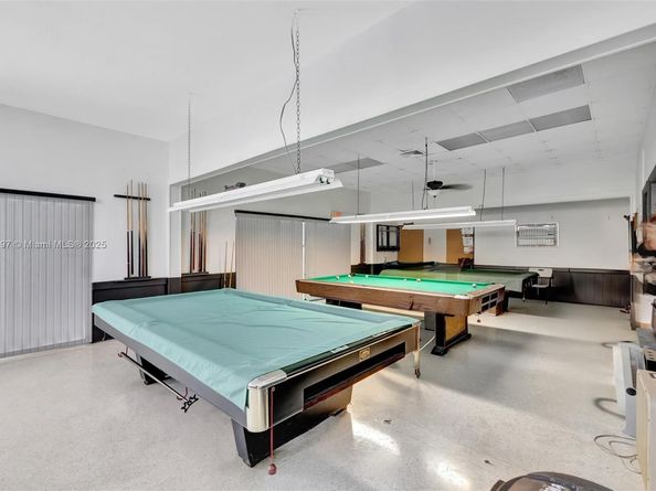 1012 SW 11th St 20N, Hallandale Beach FL 33009