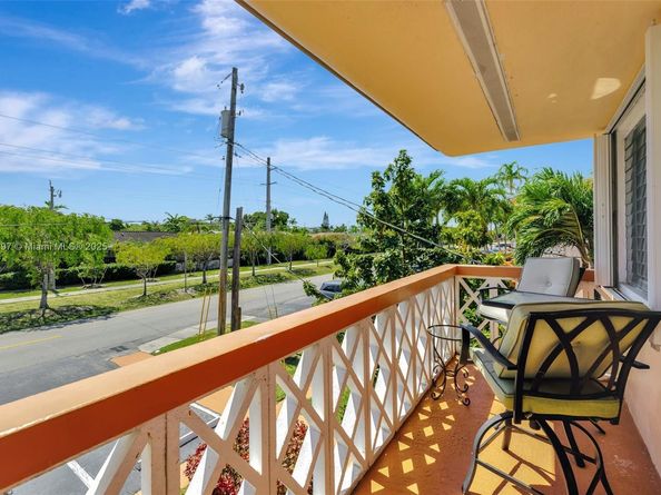 1012 SW 11th St 20N, Hallandale Beach FL 33009