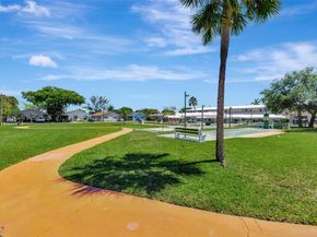 1012 SW 11th St 20N, Hallandale Beach FL 33009