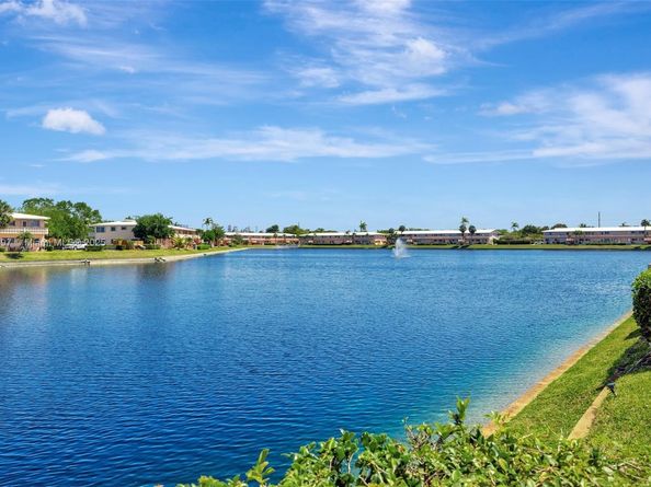 1012 SW 11th St 20N, Hallandale Beach FL 33009