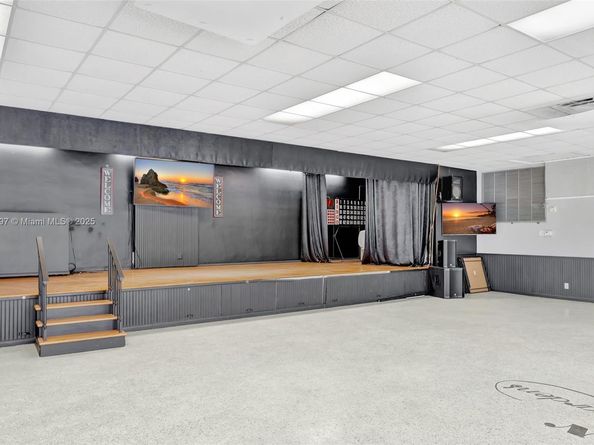 1012 SW 11th St 20N, Hallandale Beach FL 33009