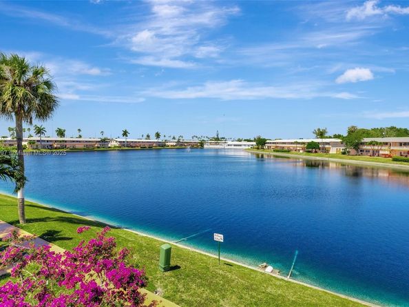 1012 SW 11th St 20N, Hallandale Beach FL 33009