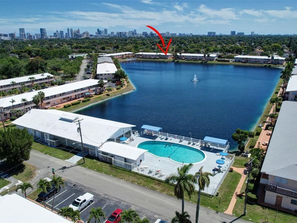 1012 SW 11th St 20N, Hallandale Beach FL 33009