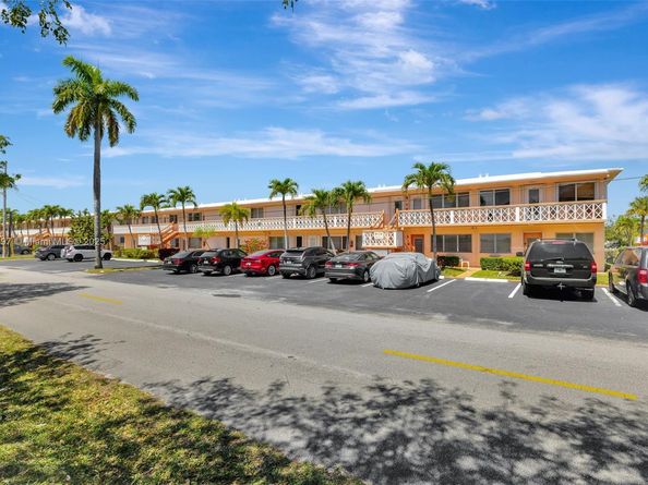 1012 SW 11th St 20N, Hallandale Beach FL 33009
