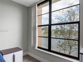 6231 Coral Lake Dr 307, Margate FL 33063