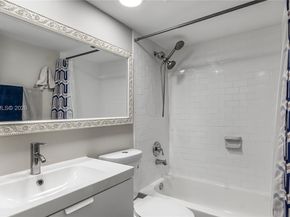 6231 Coral Lake Dr 307, Margate FL 33063