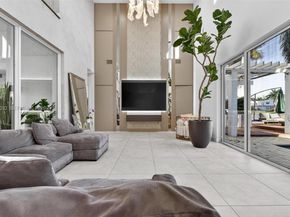 10292 NW 75th Ter, Doral FL 33178