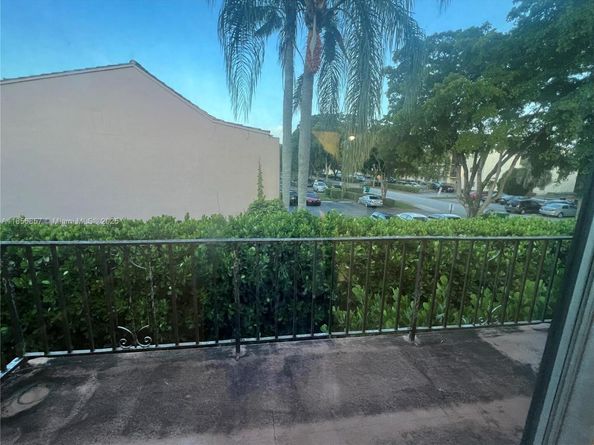 9203 NW 38th Dr 12, Coral Springs FL 33065