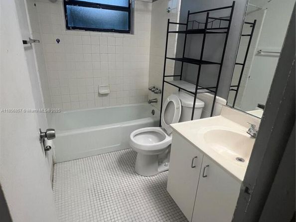 9203 NW 38th Dr 12, Coral Springs FL 33065