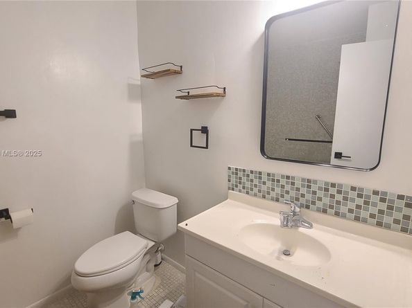 3321 Raleigh St 3H, Hollywood FL 33021