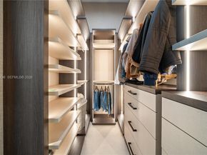 7387 SW 74th Ln, Miami FL 33143