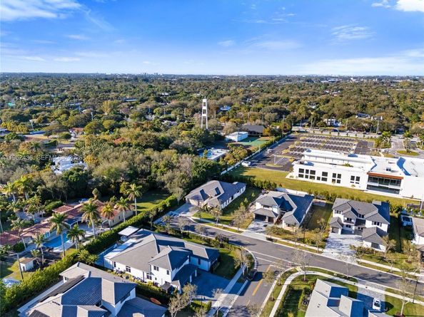7387 SW 74th Ln, Miami FL 33143