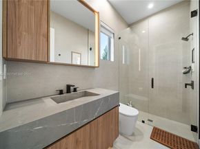 7387 SW 74th Ln, Miami FL 33143