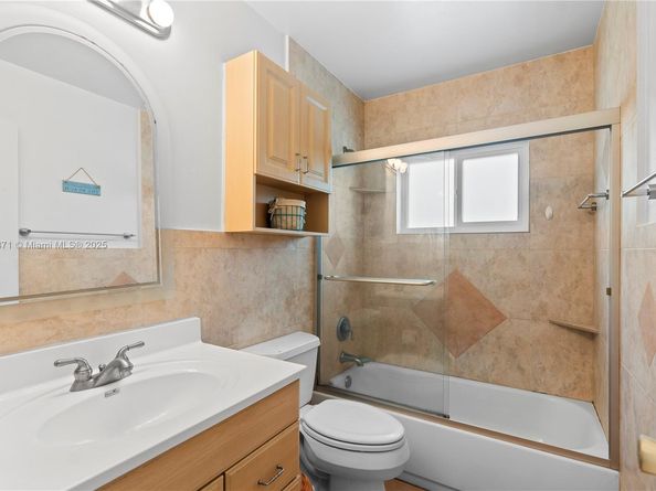 6121 NW 45th Ave, Fort Lauderdale FL 33319