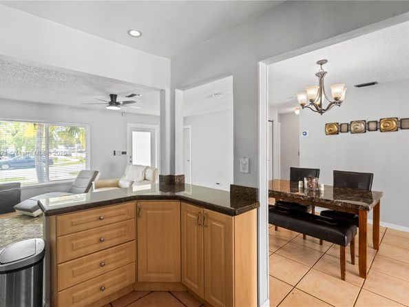 6121 NW 45th Ave, Fort Lauderdale FL 33319