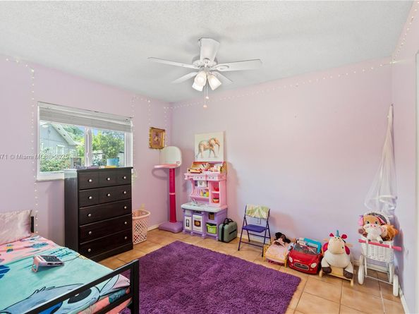 6121 NW 45th Ave, Fort Lauderdale FL 33319