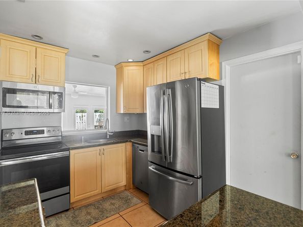 6121 NW 45th Ave, Fort Lauderdale FL 33319