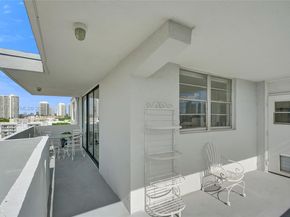 3703 NE 166th St PH10, North Miami Beach FL 33160