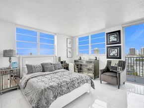 3703 NE 166th St PH10, North Miami Beach FL 33160