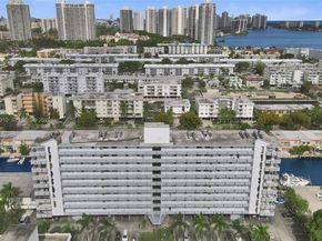 3703 NE 166th St PH10, North Miami Beach FL 33160