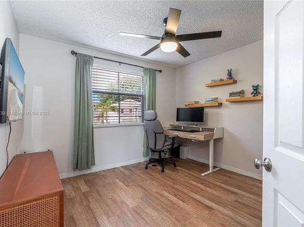 6284 Duval Dr, Margate FL 33063