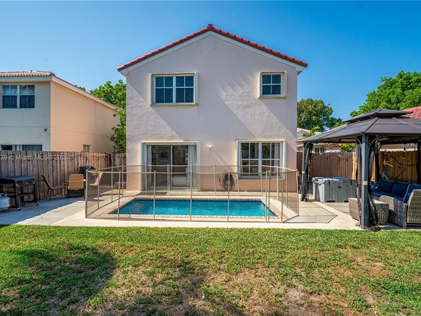 6284 Duval Dr, Margate FL 33063