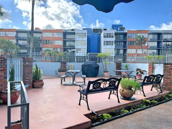 16850 S Glades Dr 8G, North Miami Beach FL 33162