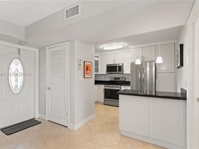 9500 N Hollybrook Lake Dr 5206, Pembroke Pines FL 33025