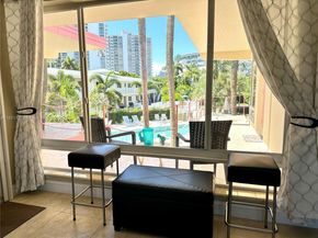 2825 NE 33rd Ave 204, Fort Lauderdale FL 33308