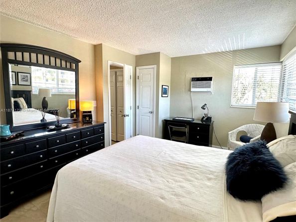 2825 NE 33rd Ave 204, Fort Lauderdale FL 33308