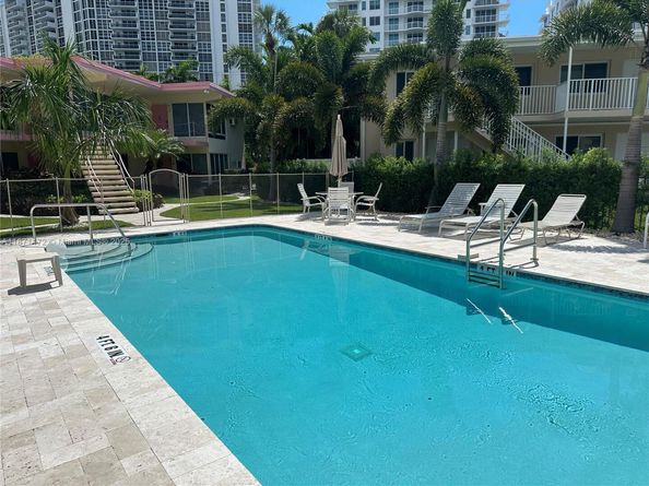 2825 NE 33rd Ave 204, Fort Lauderdale FL 33308