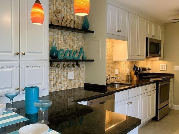 2825 NE 33rd Ave 204, Fort Lauderdale FL 33308