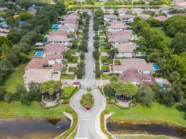 10630 SW 55th St, Cooper City FL 33328