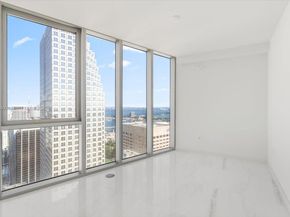 300 Biscayne Blvd Way 5002 Duplex, Miami FL 33131