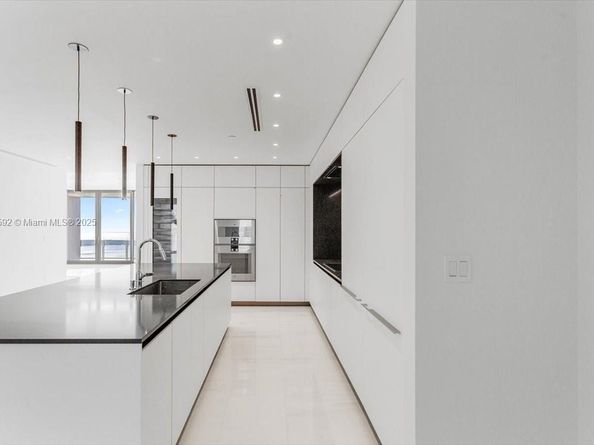 300 Biscayne Blvd Way 5002 Duplex, Miami FL 33131