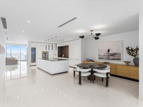 300 Biscayne Blvd Way 5002 Duplex, Miami FL 33131