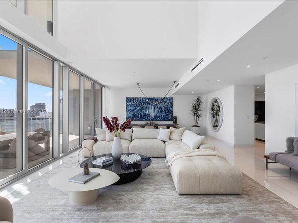 300 Biscayne Blvd Way 5002 Duplex, Miami FL 33131