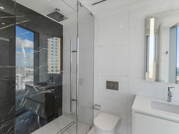 300 Biscayne Blvd Way 5002 Duplex, Miami FL 33131