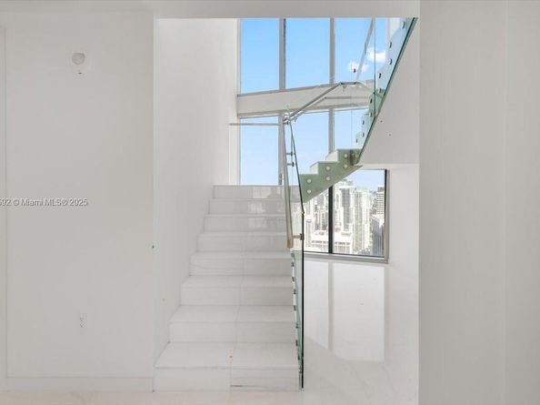 300 Biscayne Blvd Way 5002 Duplex, Miami FL 33131