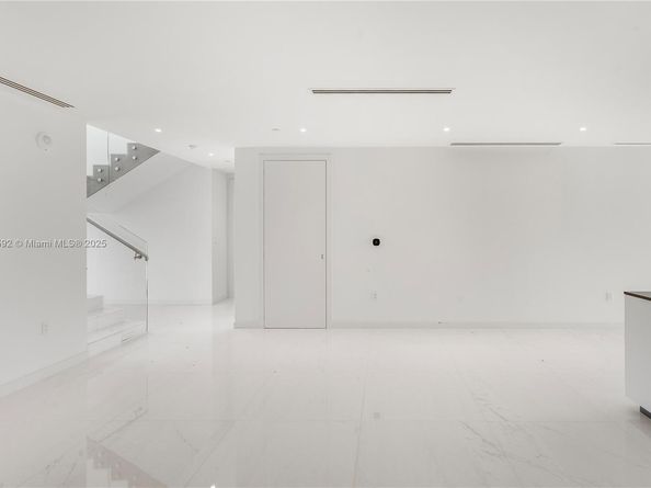 300 Biscayne Blvd Way 5002 Duplex, Miami FL 33131