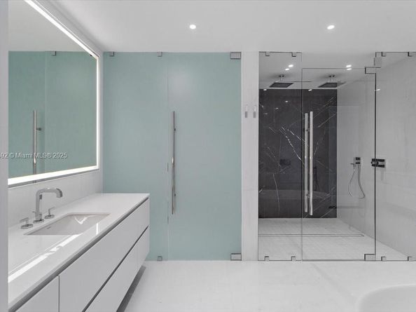 300 Biscayne Blvd Way 5002 Duplex, Miami FL 33131