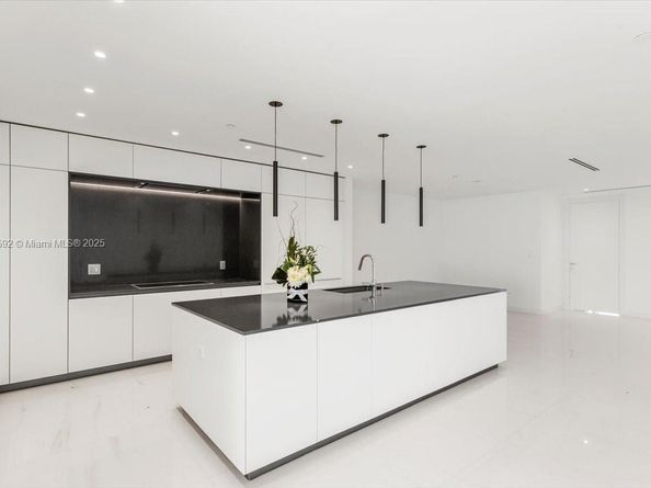 300 Biscayne Blvd Way 5002 Duplex, Miami FL 33131