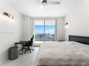 900 Biscayne Blvd 4202, Miami FL 33132