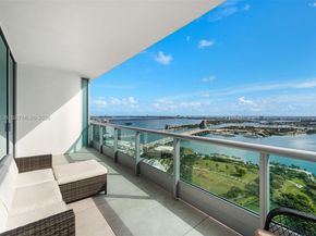 900 Biscayne Blvd 4202, Miami FL 33132