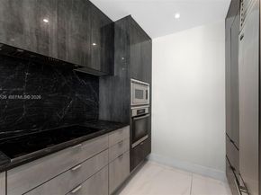 900 Biscayne Blvd 4202, Miami FL 33132