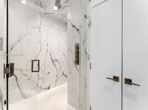 900 Biscayne Blvd 4202, Miami FL 33132