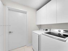 900 Biscayne Blvd 4202, Miami FL 33132