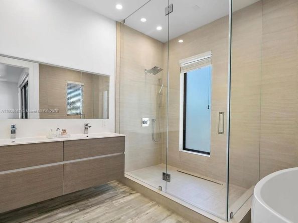 332 Balboa St, Hollywood FL 33019